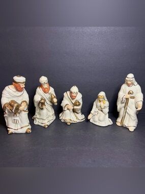 VTG Porcelain Gold Trim Christmas Nativity Set Mary, Joseph & Wise Men Figurines